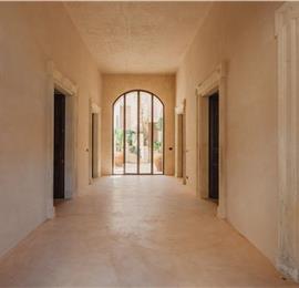 3 bedroom villa with heated pool in Noto, sleeps 6